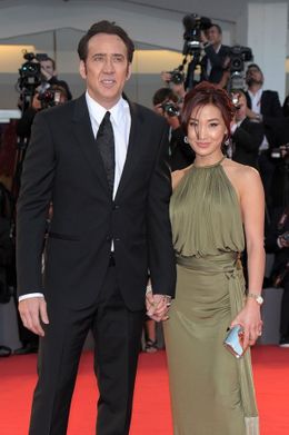 写真の流出は阻止したい！ニコラスと韓国系アメリカ人で4番目の妻アリス・キム