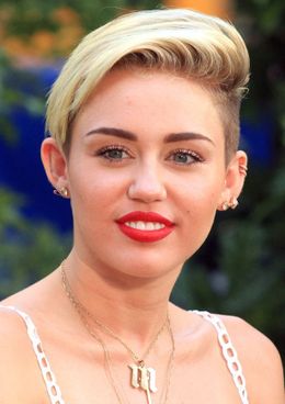 「私は世界一のフェミニスト」と主張したマイリー・サイラス