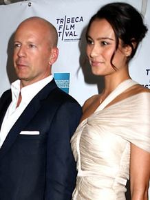 デミも祝福！年の差22歳の夫婦