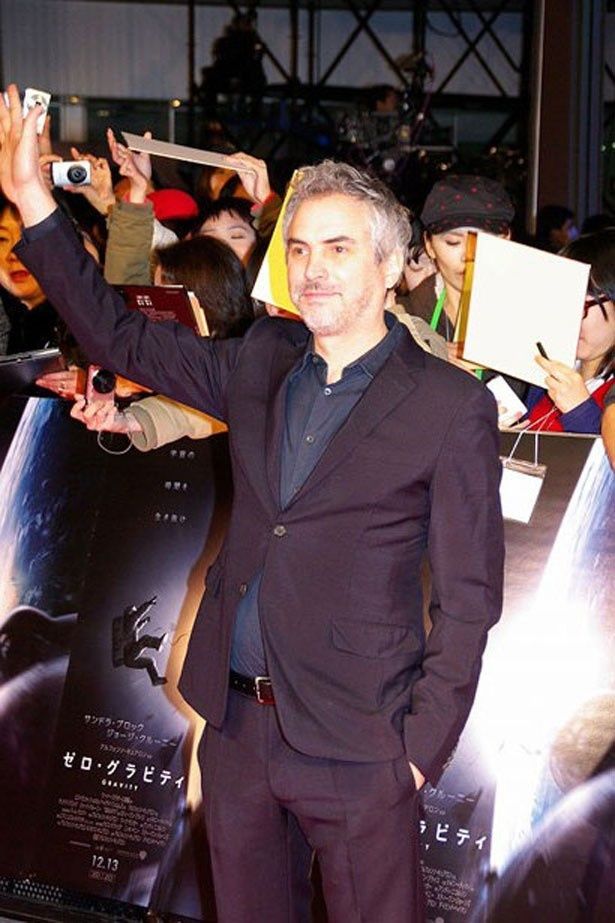 アルフォンソ・キュアロン監督は「とてもエキサイティングな映画。 ひとえにサンドラの演技のおかげ」とサンドラを絶賛