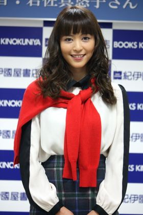 『受難』の岩佐真悠子がイベントに登壇