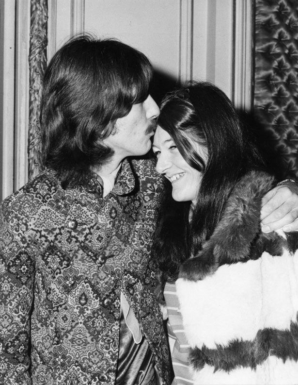 ジョージ・ハリスンとフリーダ。写真から仲の良さが伝わってくる