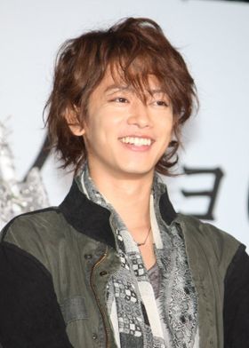 CRUDE PLAY 直筆サイン色紙 三浦翔平 浅香航大 窪田正孝 水田航生 窪田正孝、ファンの前での初めての生演奏に「指が震えた