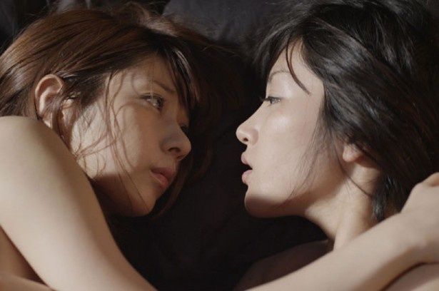 芳賀優里亜と多田あさみが濃厚なレズシーンを披露！