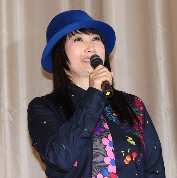 余貴美子がさすがの存在感で母親役を演じている