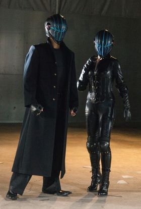 左が副校長・羅門公平（遠藤憲一）、右が教務主任・阿南塔子（原幹恵）