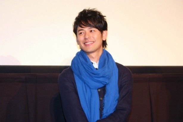 【写真を見る】妻夫木聡は、爽やかな笑顔でサプライズ登場した