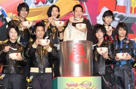 『獣電戦隊キョウリュウジャーVSゴーバスターズ 恐竜大決戦！ さらば永遠の友よ』が完成！