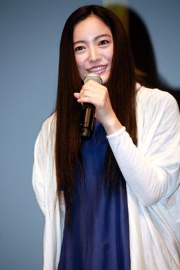 「トリック」の山田奈緒子の“貧乳”の設定について語った仲間由紀恵