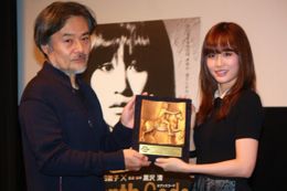 『Seventh Code』で初タッグを組んだ前田敦子と黒沢清監督