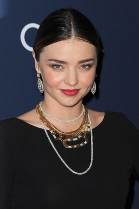 第71回ゴールデングローブ賞授賞式に出席したミランダ