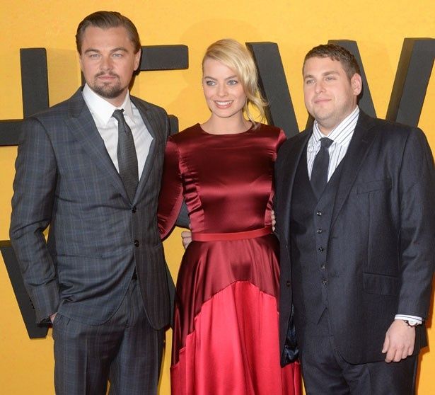 『ウルフ・オブ・ウォールストリート』のレオナルド・ディカプリオとマーゴット・ロビー、ジョナ・ヒル
