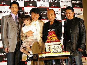 ジャッキー・チェンの55歳の誕生日(4月7日)をみんなでお祝い