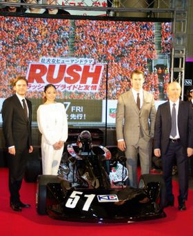 RUSH ラッシュ・プライドと友情  直筆 サイン　クリス・ヘムズワース 　ロン RUSH ラッシュ・プライドと友情 直筆 サイン クリス