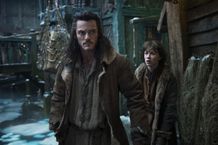 今回初登場となる人間のバルドを演じたルーク・エヴァンス。本作以外にも多数の出演作が控えている注目の英国人俳優だ