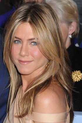 1000万かけてもなりたい顔に選ばれたジェニファー・アニストン