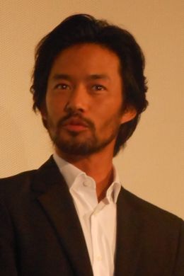 映画「ニシノユキヒコの恋と冒険」舞台あいさつに登場し「2度、3度見ると、より作品の良さが分かる」と語る竹野内豊