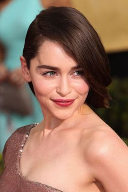 理想的な女性の1位に選ばれた女優のエミリア・クラーク