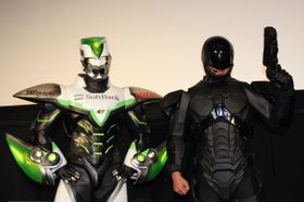 ワイルドタイガーとロボコップが新宿に降臨！