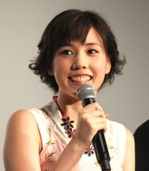 『土竜の唄 潜入捜査官 REIJI』の初日舞台挨拶が開催！仲里依紗も笑顔