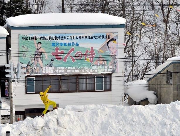 映画の看板が至る所に掲げられた夕張の町