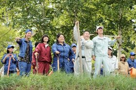 主人公の八軒勇吾(中島健人)は、農業高校で出会った仲間と共に実習や部活に励み、成長していく