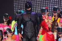 ロボコップが秋葉原の「アリスプロジェクト」の本拠地に潜入！