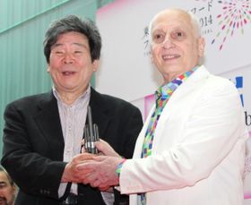 高畑勲監督が栄誉ある賞に！ミッシェル・オスロ監督からトロフィーを手渡された