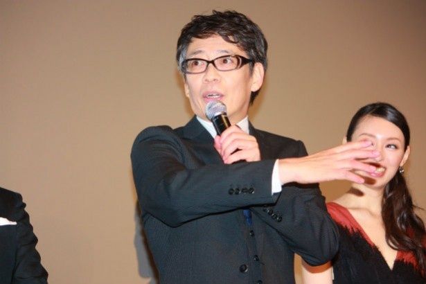最新鋭の死因究明システムに関わる東堂文昭教授役の生瀬勝久