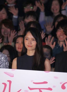 映画『神様のカルテ2』の舞台挨拶に登壇した宮崎あおい