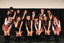 舞台挨拶に臨んだメンバーは現役の女子高生だけに元気満タン！