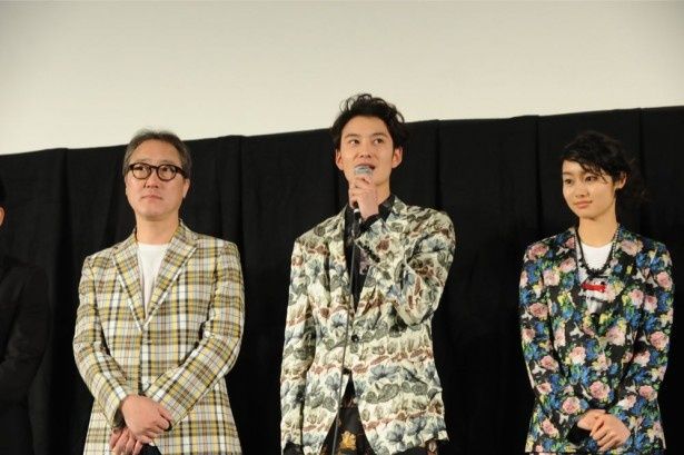 舞台挨拶中も絶妙な掛け合いを見せた俳優陣