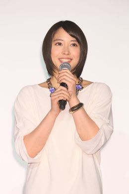 大ヒット舞台挨拶の壇上にあがった広瀬アリス