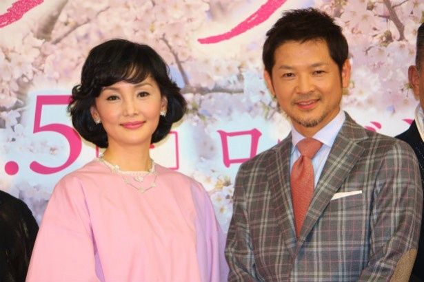 『サクラサク』で夫婦役を演じた緒形直人と南果歩