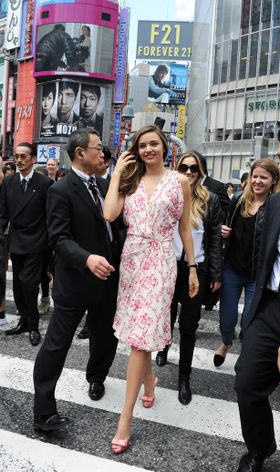 キャンペーンのため来日したミランダが、渋谷に出現！