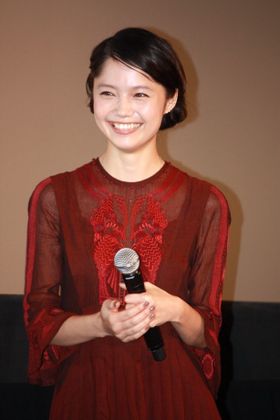 『神様のカルテ2』大ヒット舞台挨拶に登壇した宮崎あおい