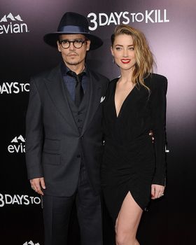 ジョニー・デップがアンバーの妊娠説を完全に否定