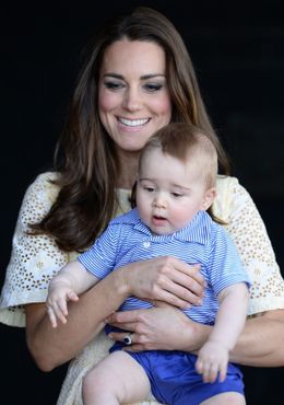 完売することをおそれてか、キャサリン妃が着たことを発表しないブランドまで現れた