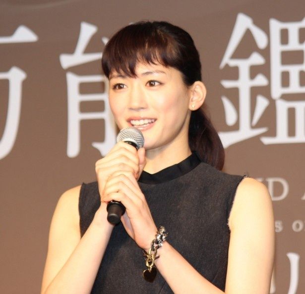 卓越した鑑定眼を持つ凛田莉子役を演じる綾瀬はるか