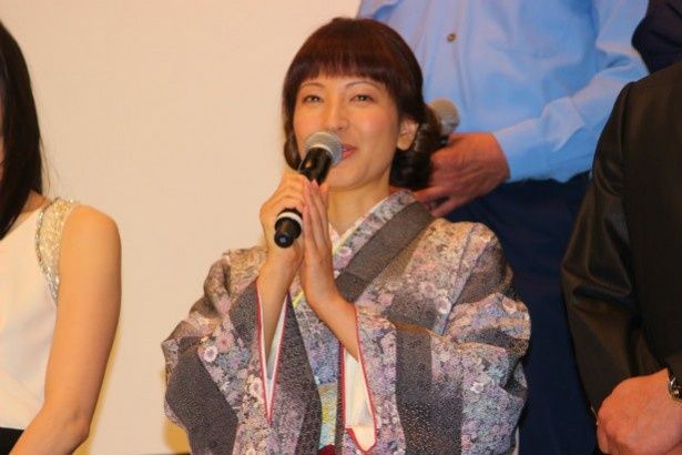 小料理屋「花の里」の女将・月本幸子役の鈴木杏樹