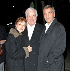 息子ジョージ・クルーニーの結婚を喜ぶ母ニナと父ニック