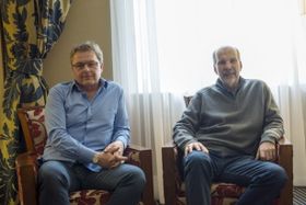 向かって左がパトリック・モリス、右がニール・ナイチンゲール