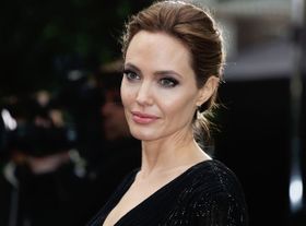 ブラピとの共演作をアンジー自らが執筆！