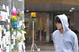 ドラマ「MOZU Season1～百舌の叫ぶ夜」で殺し屋、新谷を演じている池松壮亮