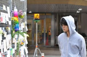 ドラマ「MOZU Season1～百舌の叫ぶ夜」で殺し屋、新谷を演じている池松壮亮