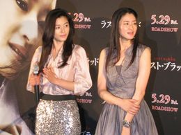 ともにモデルでデビューのチョン・ジヒョン(左)と小雪。まさに美の競演