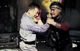 散打の本物のチャンピオンとケージデスマッチ！熾烈な戦いに興奮!!