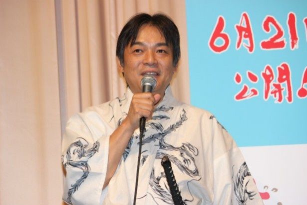 メガホンを取った本木克英監督