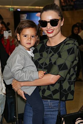 オーストラリア版のヴォーグでミランダの息子がモデルデビュー！