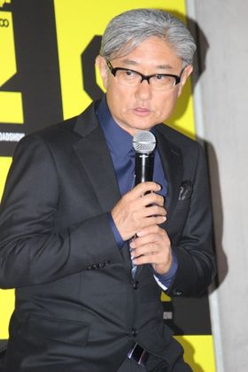 前作に続いて監督を務めた堤幸彦
